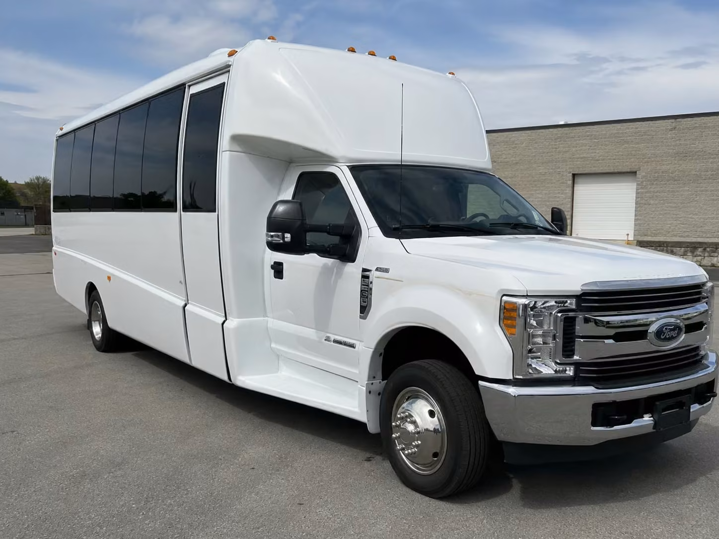 15 passenger minibus