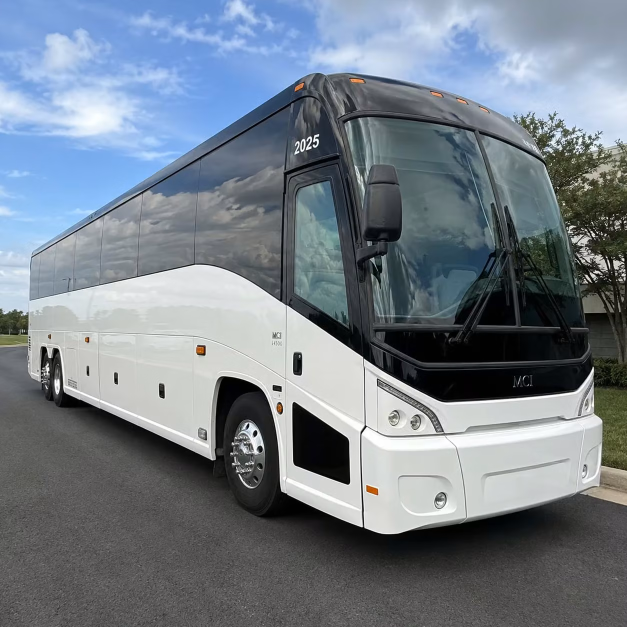 convention and conference shuttle bus transportation in minneapolis