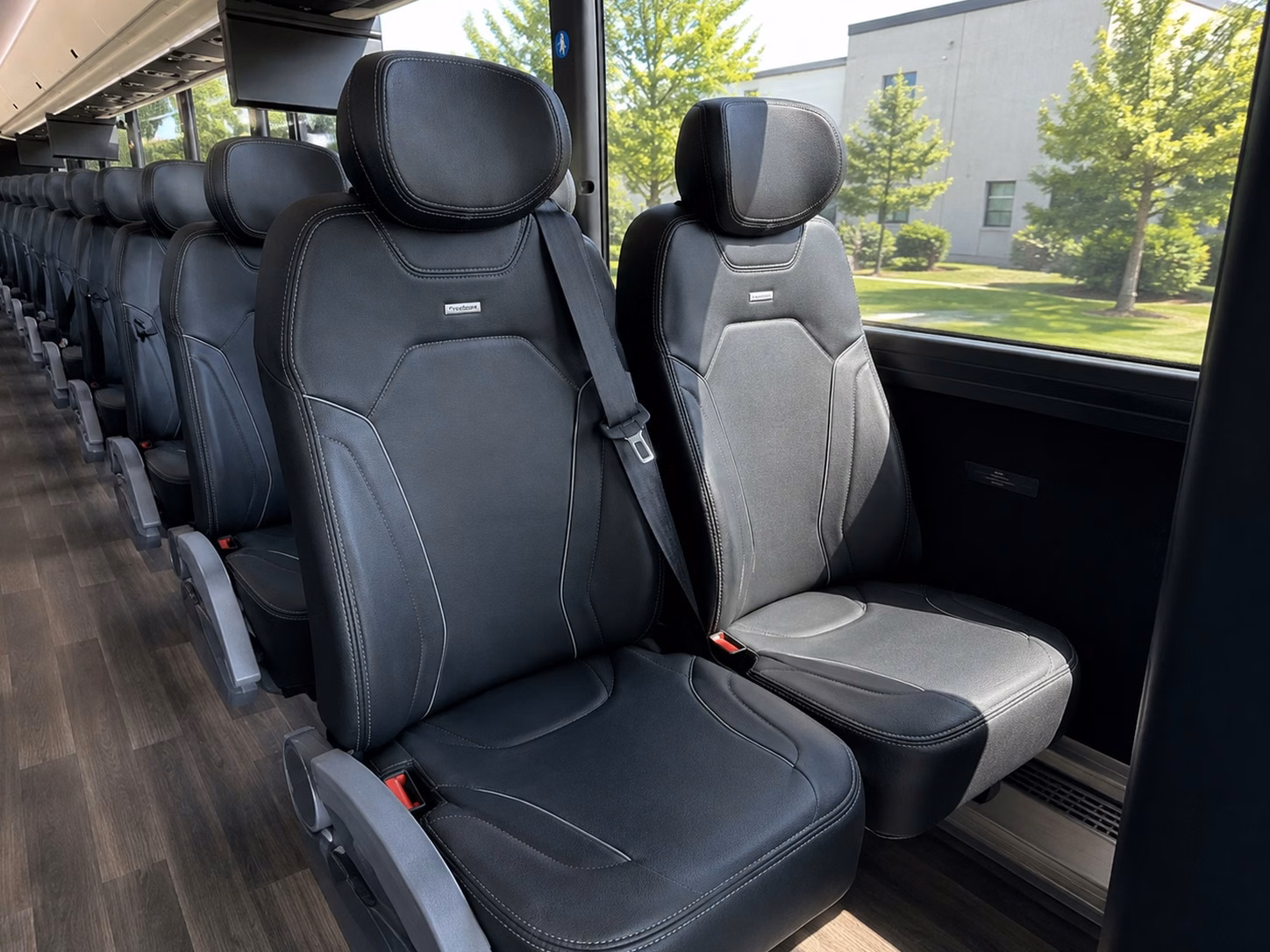 hotel to venue shuttle runs that keep your wedding timeline intact