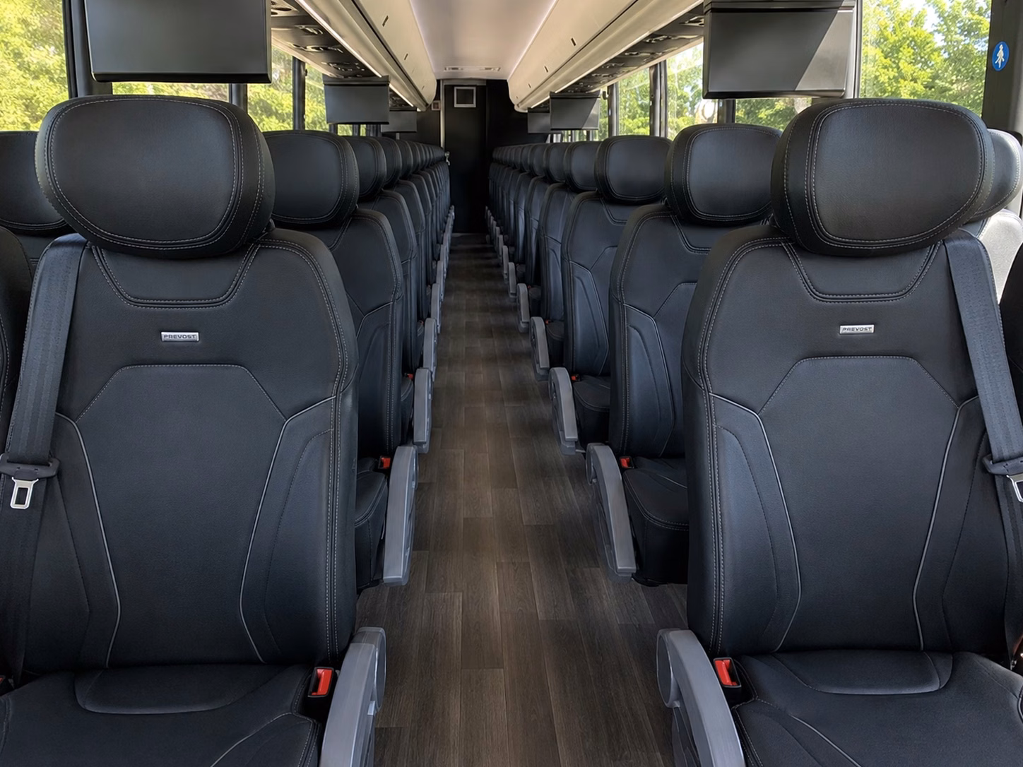 shuttle guests between minneapolis wedding venues without the stress