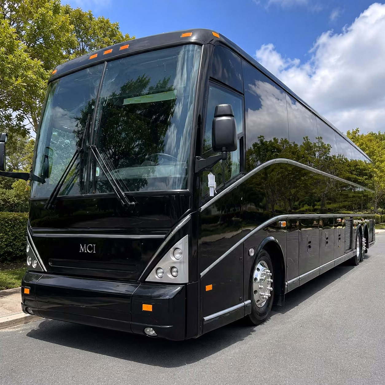 wedding shuttle bus rentals for minneapolis events
